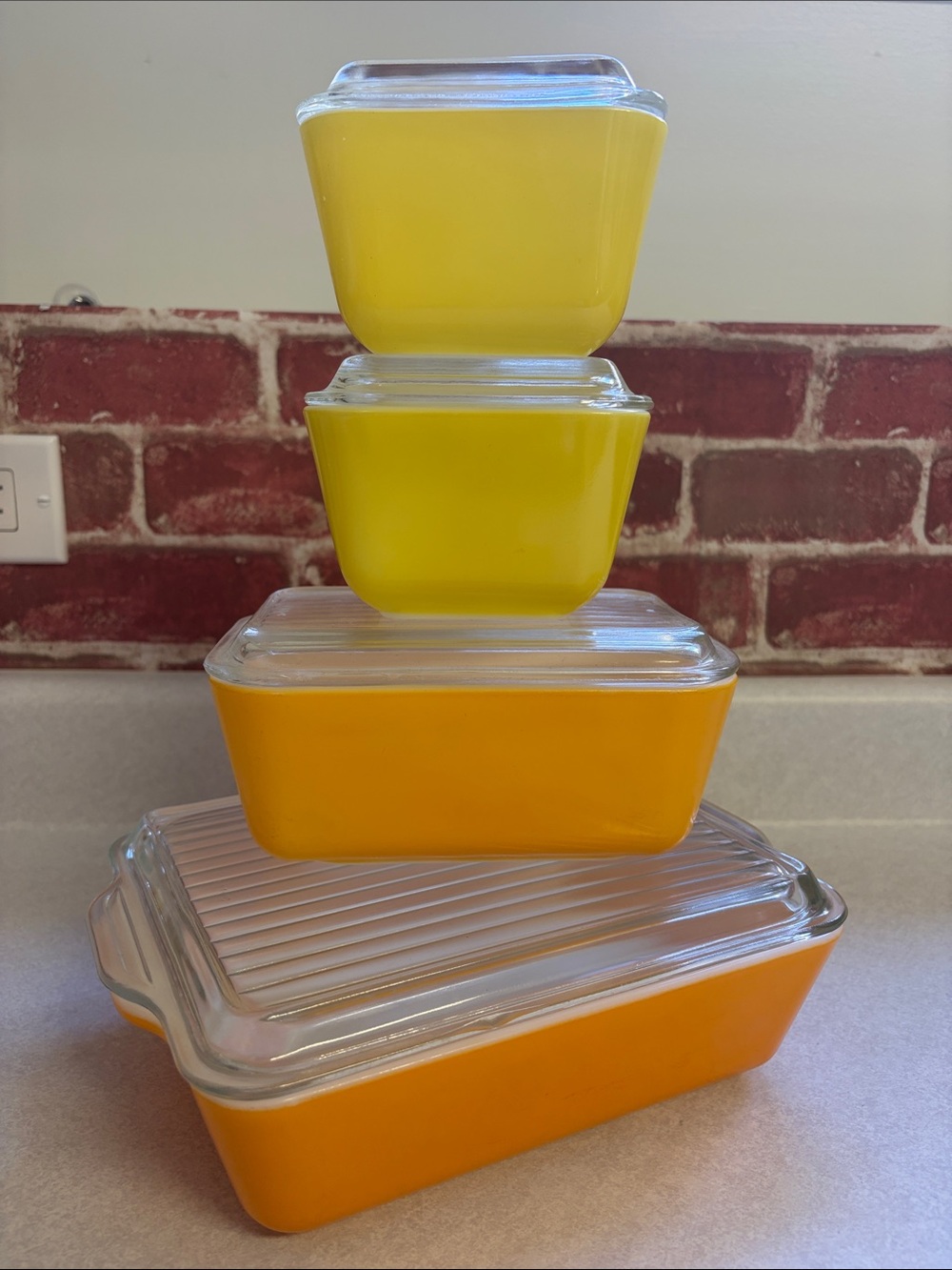 Pyrex vintage citrus fridgies complete set with lids!!